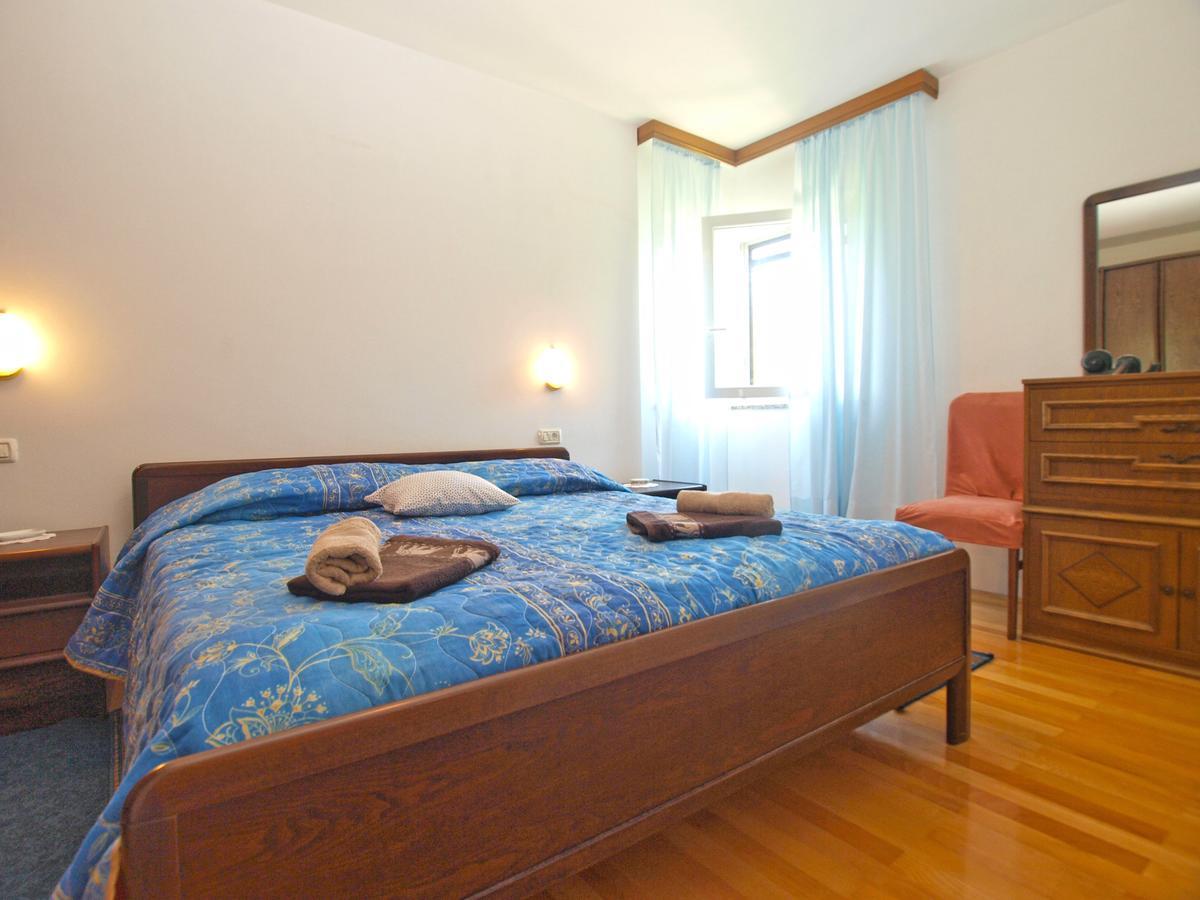 Apartments Vodnjanka 1656 エクステリア 写真