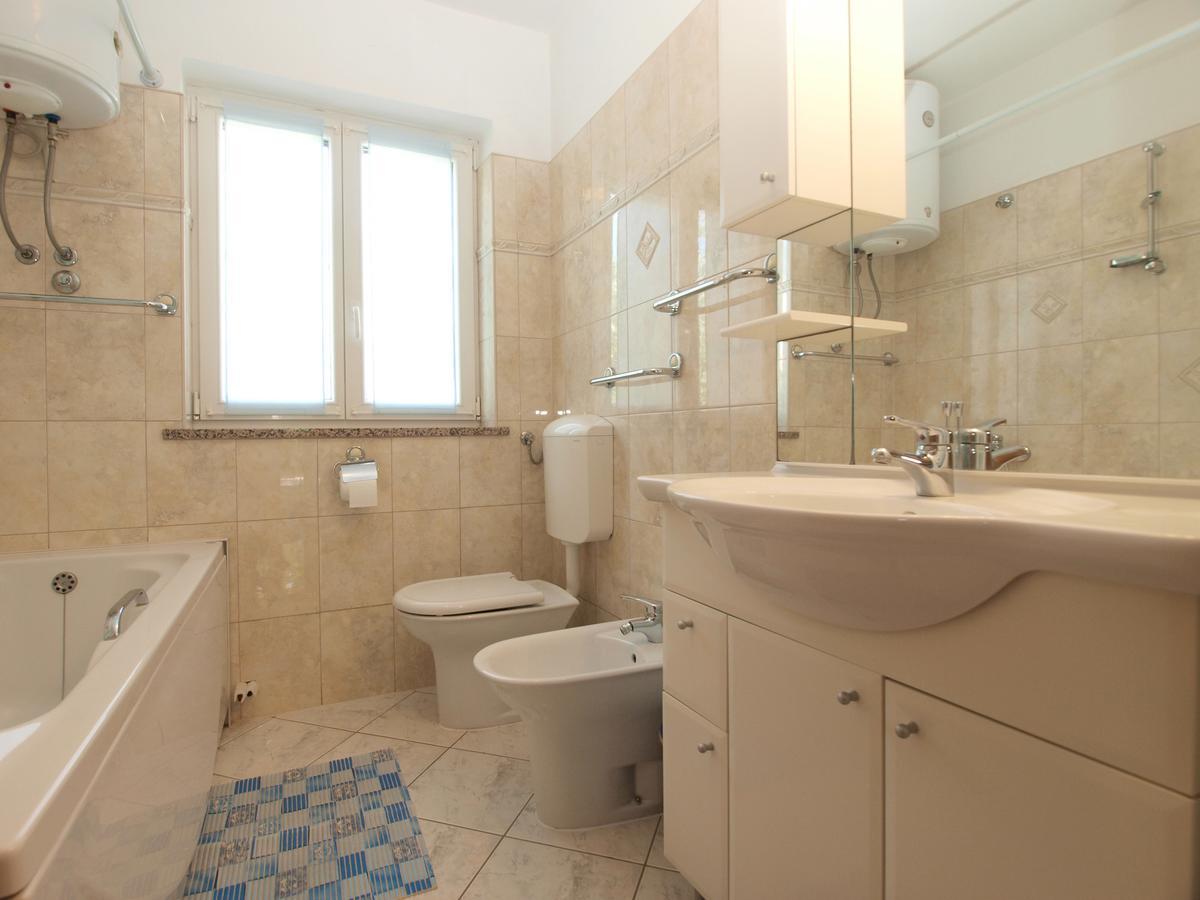 Apartments Vodnjanka 1656 エクステリア 写真