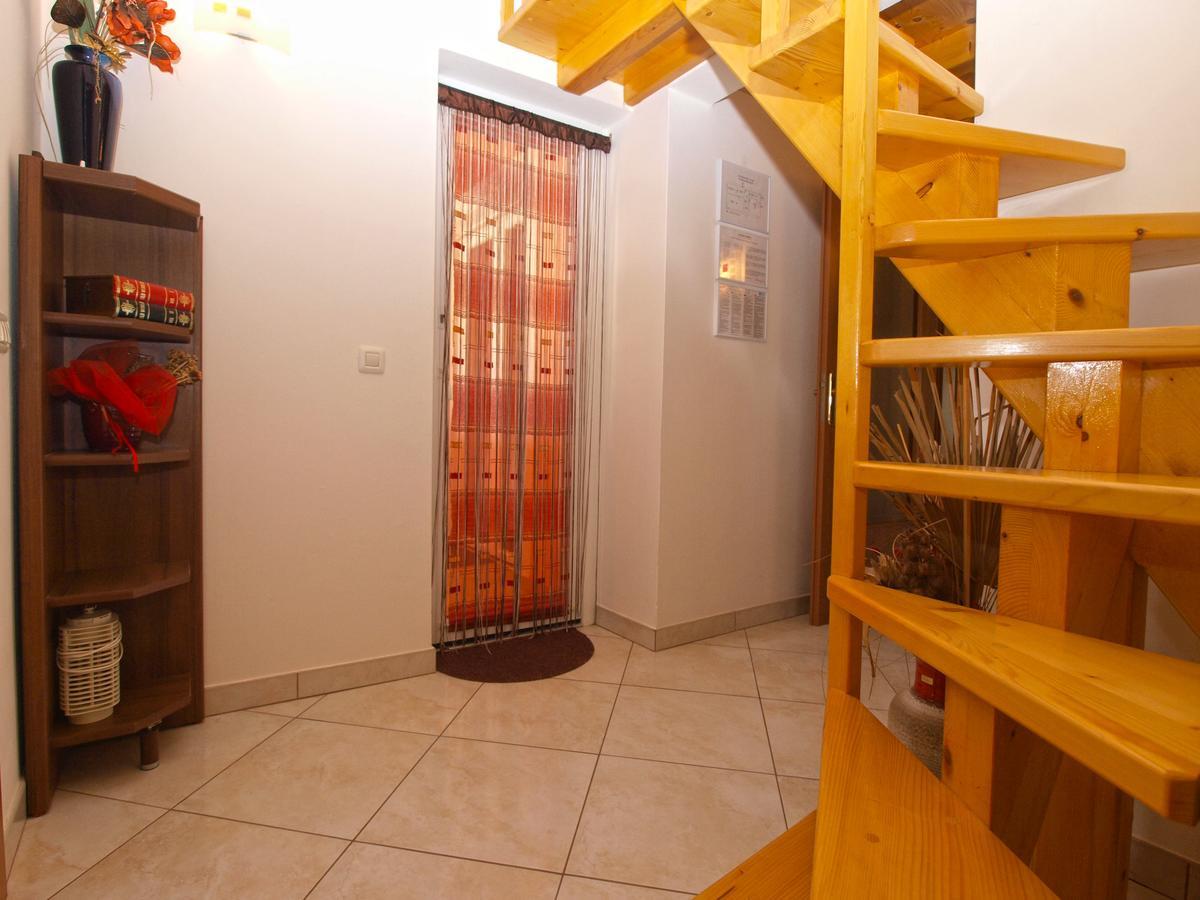 Apartments Vodnjanka 1656 エクステリア 写真