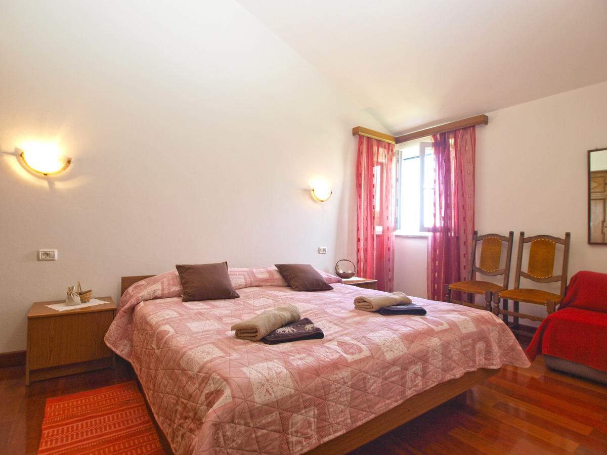 Apartments Vodnjanka 1656 エクステリア 写真