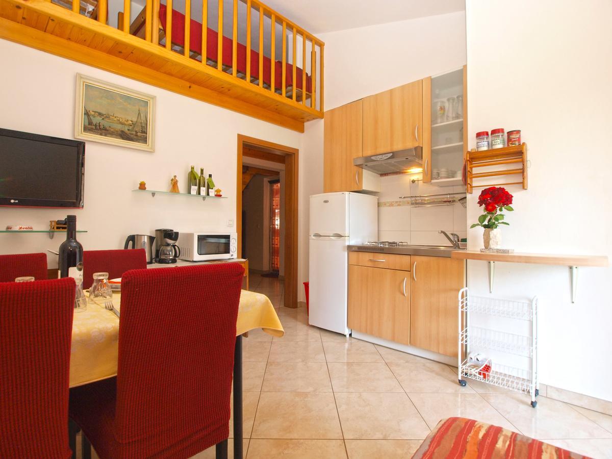 Apartments Vodnjanka 1656 エクステリア 写真