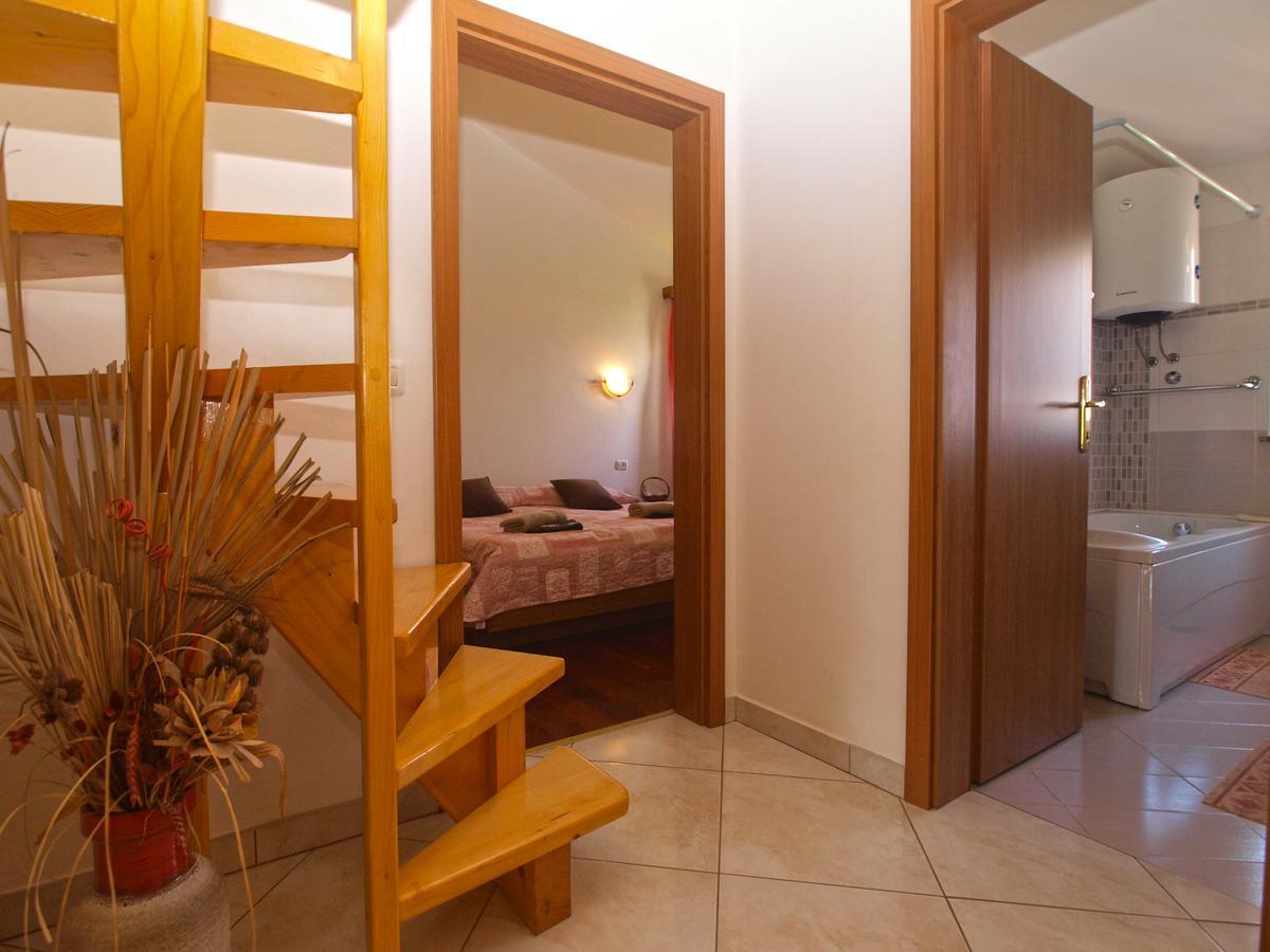 Apartments Vodnjanka 1656 エクステリア 写真