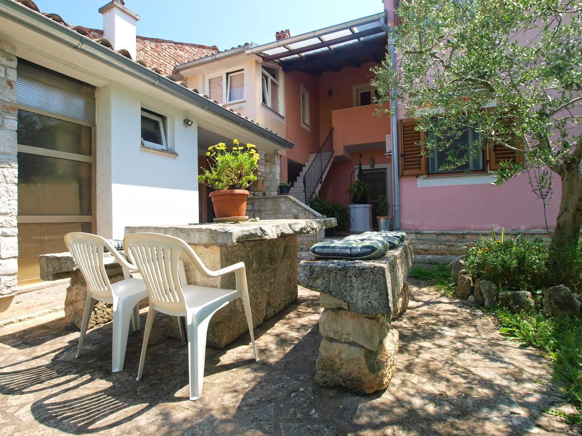 Apartments Vodnjanka 1656 エクステリア 写真