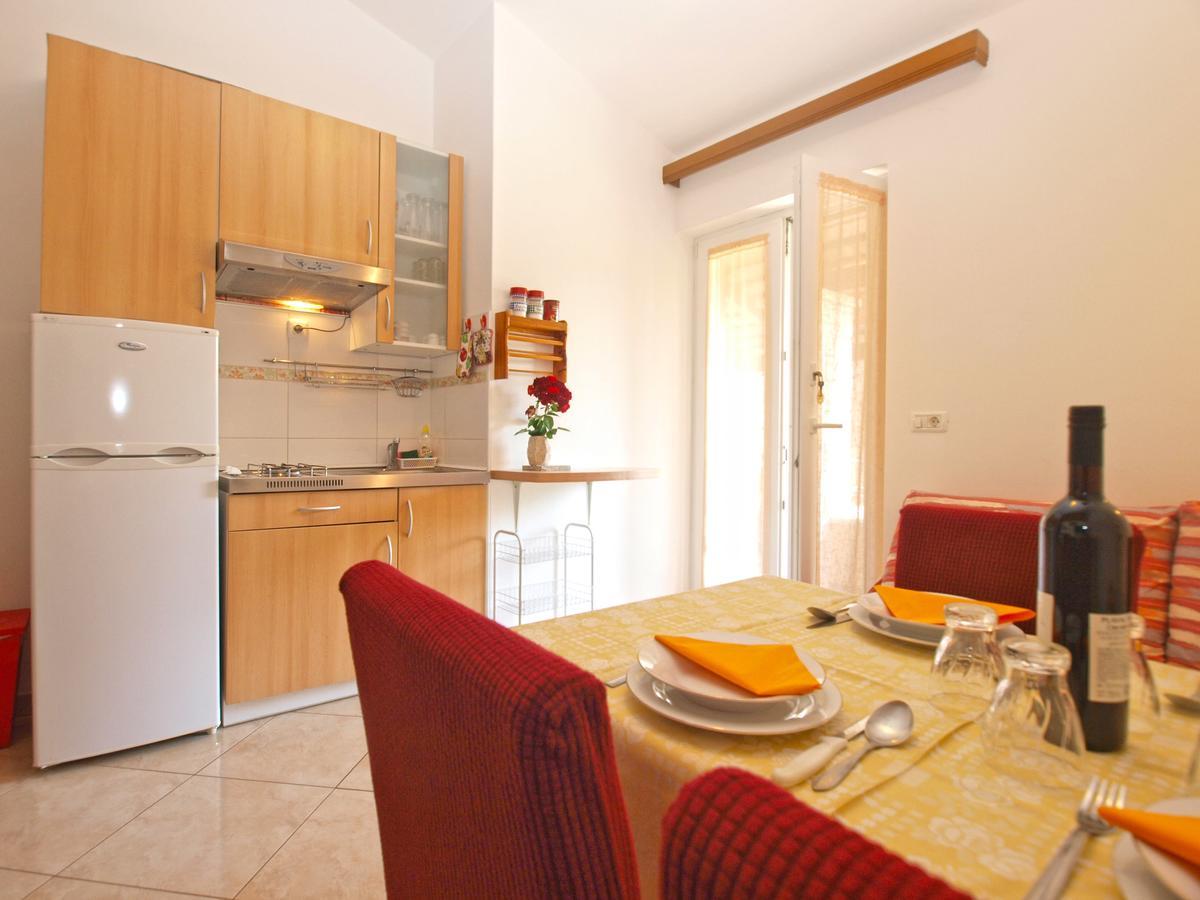 Apartments Vodnjanka 1656 エクステリア 写真