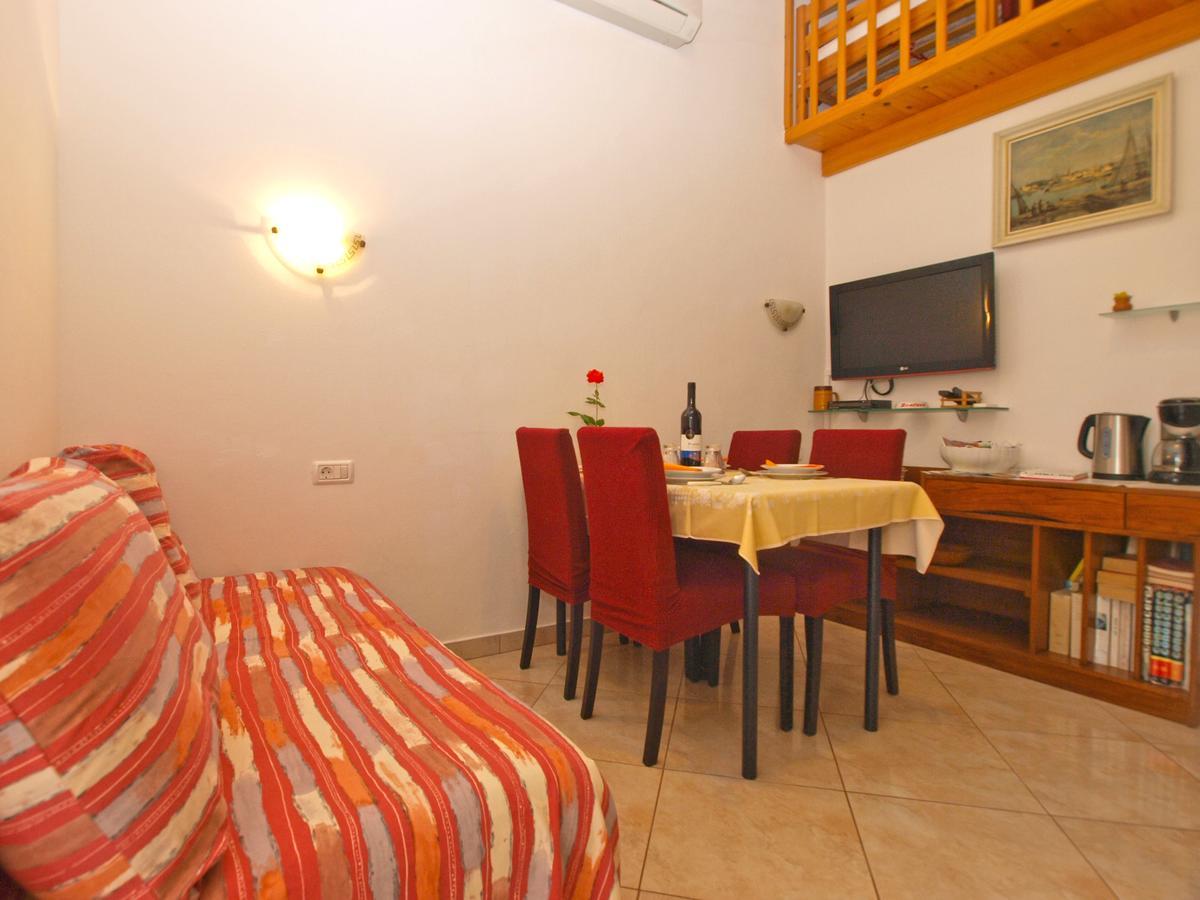 Apartments Vodnjanka 1656 エクステリア 写真